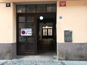 Pronájem garáže, Praha - Holešovice, Schnirchova, 17 m2
