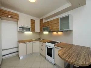 Pronájem bytu 2+kk, Praha - Pitkovice, Strakošová, 65 m2