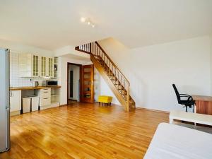 Pronájem bytu 2+kk, Praha - Záběhlice, Jabloňová, 47 m2