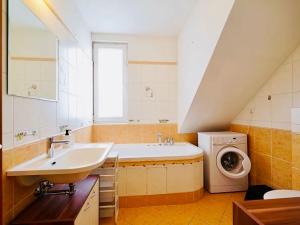 Pronájem bytu 2+kk, Praha - Záběhlice, Jabloňová, 47 m2