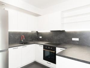 Pronájem bytu 2+kk, Praha - Hloubětín, Poděbradská, 60 m2
