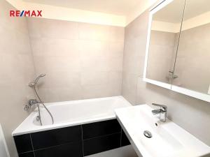 Pronájem bytu 2+kk, Kladno, Bohumila Landy, 54 m2