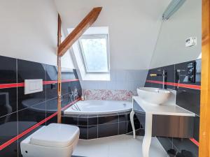 Prodej ubytování, Žacléř, Sadová, 151 m2