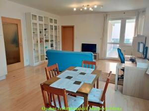 Pronájem bytu 2+kk, Praha - Strašnice, Gutova, 80 m2