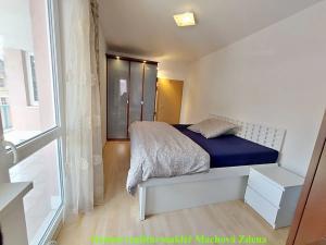 Pronájem bytu 2+kk, Praha - Strašnice, Gutova, 80 m2
