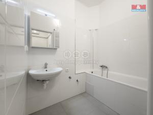 Pronájem bytu 1+kk, Praha - Holešovice, Jankovcova, 26 m2