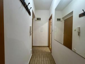 Pronájem bytu 1+kk, Praha - Suchdol, Pod rybníčkem, 28 m2