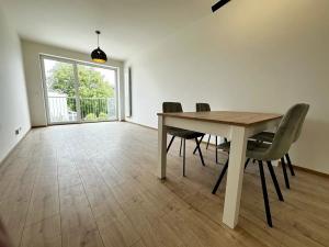 Pronájem bytu 2+kk, Praha - Hostavice, Českobrodská, 68 m2
