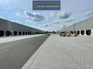 Pronájem skladu, Pardubice, 7973 m2