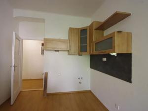 Pronájem bytu 1+1, Praha - Vinohrady, náměstí Jiřího z Lobkovic, 40 m2