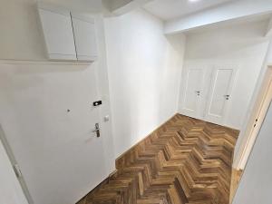 Pronájem bytu 1+1, Praha - Vinohrady, Řipská, 52 m2