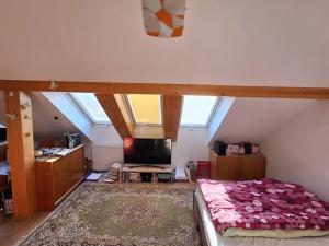 Pronájem bytu 1+kk, Praha - Záběhlice, U mlýna, 38 m2