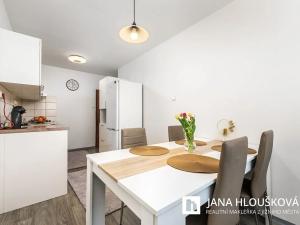 Prodej bytu 3+1, Praha - Chodov, Zdiměřická, 71 m2