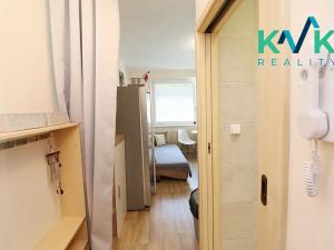 Prodej bytu 1+1, Loket, Sportovní, 36 m2
