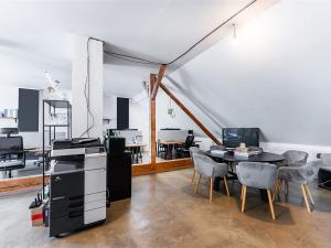 Pronájem kanceláře, Praha - Holešovice, Dělnická, 116 m2