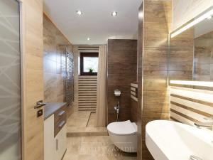 Prodej ordinace, Praha - Suchdol, Osvobození, 314 m2
