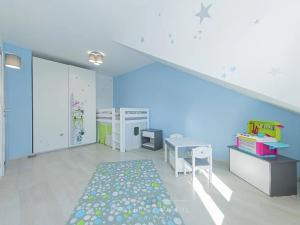 Prodej ordinace, Praha - Suchdol, Osvobození, 314 m2