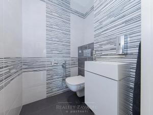 Prodej ordinace, Praha - Suchdol, Osvobození, 314 m2