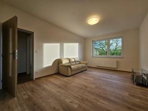 Pronájem bytu 2+kk, Praha - Štěrboholy, Slibná, 50 m2