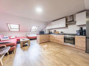 Prodej rodinného domu, Hovorčovice, Hlavní, 350 m2
