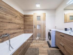 Prodej rodinného domu, Hovorčovice, Hlavní, 350 m2