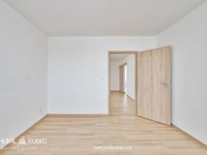 Prodej bytu 3+1, Jindřichův Hradec, sídliště Vajgar, 62 m2