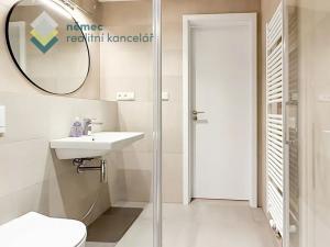 Pronájem bytu 2+kk, Praha - Holešovice, U průhonu, 48 m2