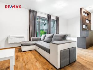 Prodej bytu 1+kk, Praha - Žižkov, Olšanská, 35 m2
