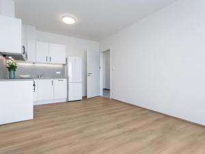 Pronájem bytu 2+kk, Praha - Třebonice, Thomasova, 46 m2