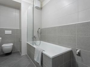 Pronájem bytu 2+kk, Praha - Třebonice, Thomasova, 46 m2