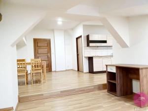 Pronájem bytu 2+kk, Olomouc, Dolní náměstí, 55 m2