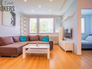 Pronájem bytu 2+kk, Praha - Troja, Hnězdenská, 39 m2