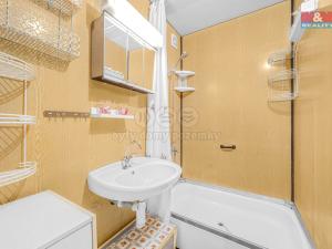 Prodej bytu 2+kk, Praha - Petrovice, Kurčatovova, 43 m2