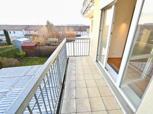 Pronájem bytu 1+kk, Praha - Řeporyje, Wiesenthalova, 61 m2