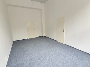 Pronájem kanceláře, Praha - Smíchov, Drtinova, 43 m2