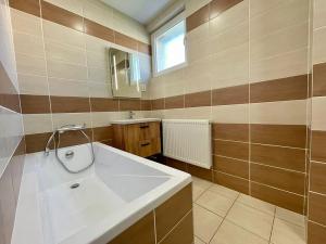 Prodej bytu 3+1, Třebenice, Lipová, 91 m2