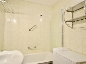 Pronájem bytu 3+1, Praha - Čimice, Křivenická, 72 m2