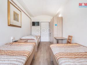 Prodej činžovního domu, Černčice, Husova, 732 m2