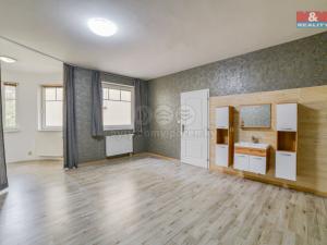 Pronájem obchodního prostoru, Mariánské Lázně, Hlavní třída, 69 m2