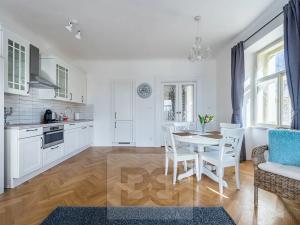 Pronájem bytu 1+kk, Praha - Malá Strana, Cihelná, 47 m2