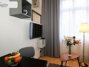 Pronájem bytu 2+kk, Praha - Vinohrady, Belgická, 34 m2