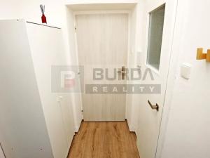 Pronájem bytu 1+1, Neratovice, 28 m2