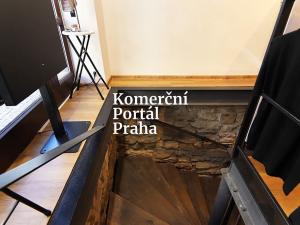 Pronájem restaurace, Praha - Malá Strana, Karmelitská, 120 m2