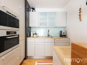 Prodej bytu 2+kk, Jesenice, Hrnčířská, 48 m2