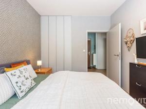 Prodej bytu 2+kk, Jesenice, Hrnčířská, 48 m2