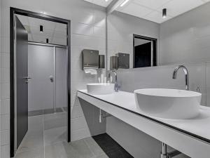 Pronájem kanceláře, Praha - Modřany, Mezi vodami, 700 m2