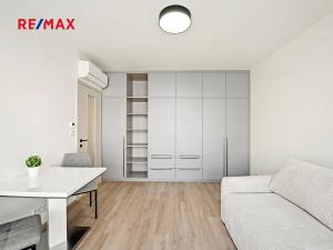 Pronájem bytu 1+kk, Praha - Žižkov, Malešická, 35 m2