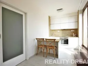 Prodej bytu 1+kk, Praha - Hlubočepy, Devonská, 53 m2