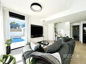 Prodej rodinného domu, Guardamar del Segura, Španělsko, 180 m2