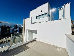 Prodej rodinného domu, Guardamar del Segura, Španělsko, 180 m2